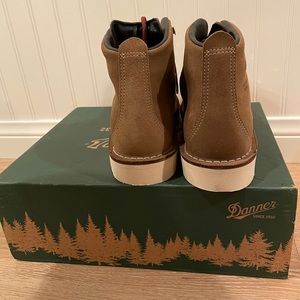 9.5 EE DANNER BOOTS BRAND NEW